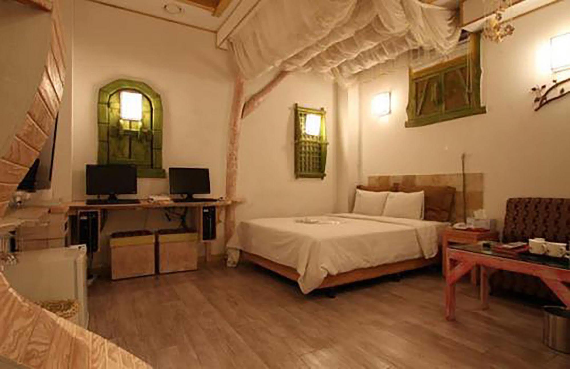 Cutee Hotel 2*